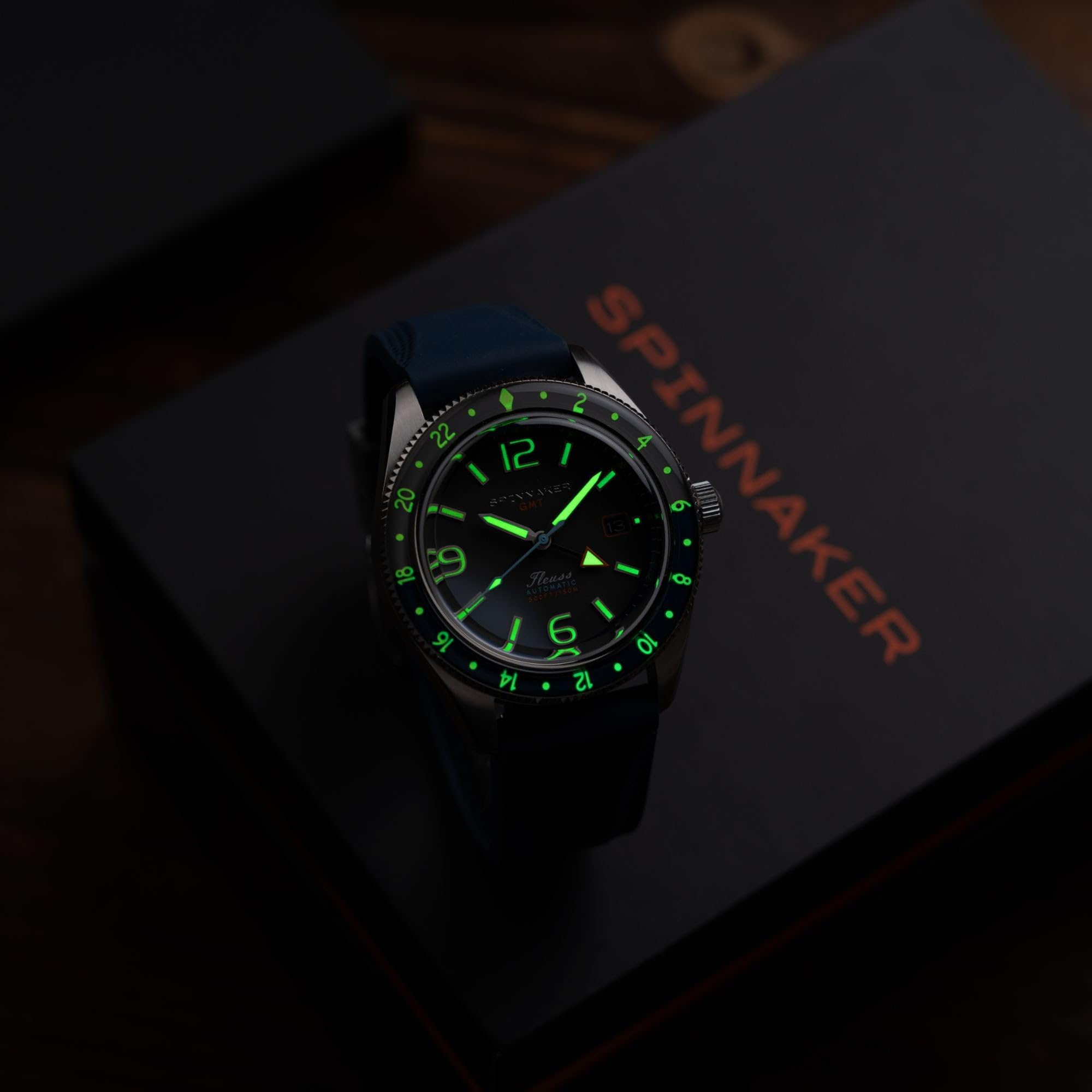 Spinnaker Herren Fleuss GMT Automatikuhr mit massivem Edelstahlarmband SP-5120