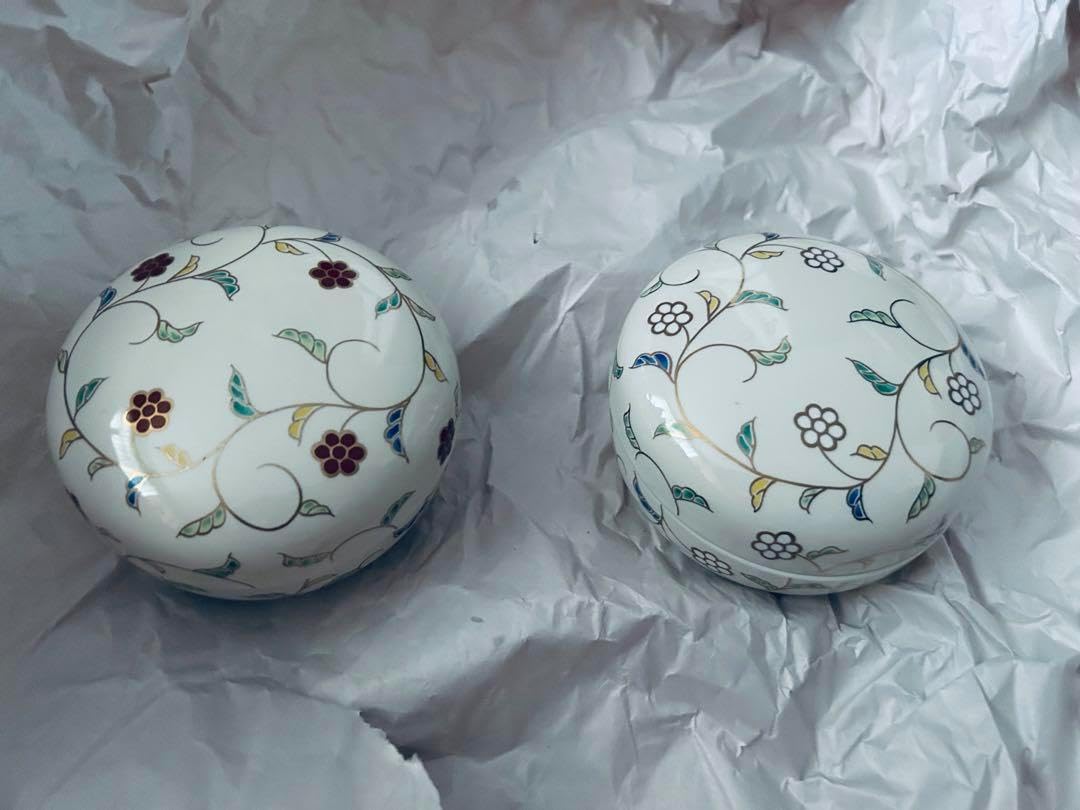 赤い漆器 杯　五三の桐 赤い漆器 杯 五三の桐