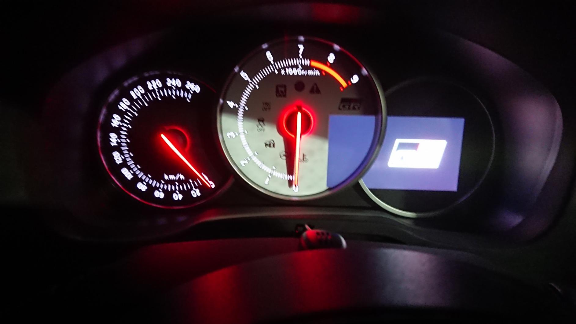 GR以外の新車にこそ欲しい!完璧動作の純正メーター!