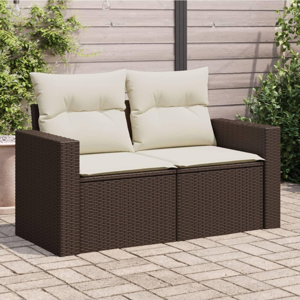 Divano da Giardino 2 Posti in Rattan PE Marrone 131cm | Set modulare per terrazzo e giardino con cuscini sfoderabili e piedini regolabili in plastica.