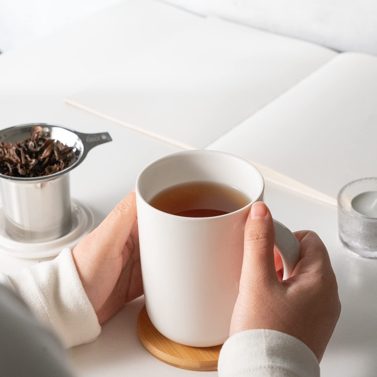 CEEFU Porzellan-Teetasse mit Ei und Deckel, mit Filter und Untersetzer, Lose Teetasse Steeper Maker, 473 ml für Tee/Kaffee/Milch/Frauen/Büro/Zuhause/Geschenk, Weiß
