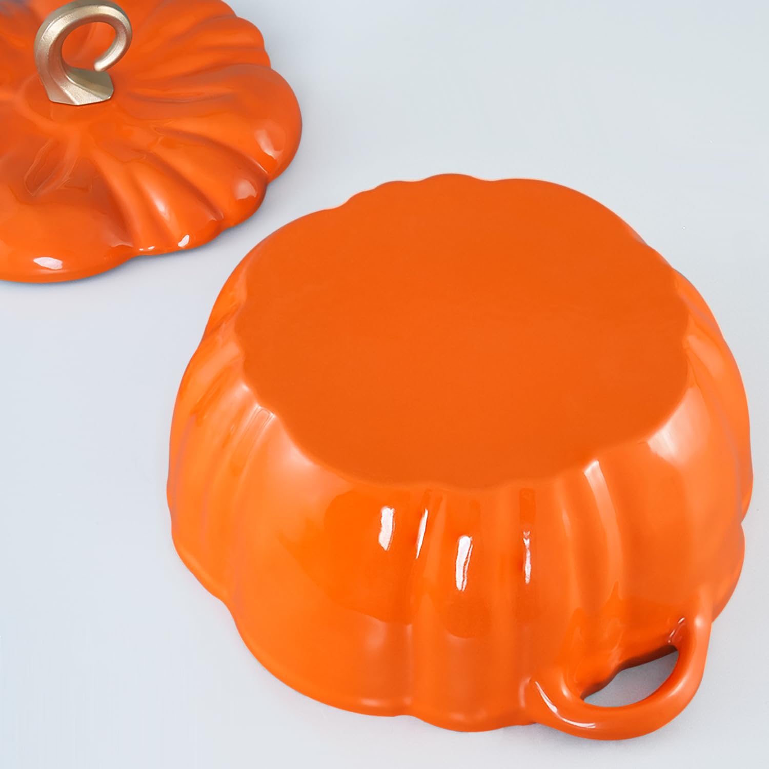 Flavehc Cocotte en Fonte en Potiron avec Couvercle 3,1 L Cocotte en Fonte en Cast Iron pour Pain Potiron en Fonte Émaillée Orange avec Poignées