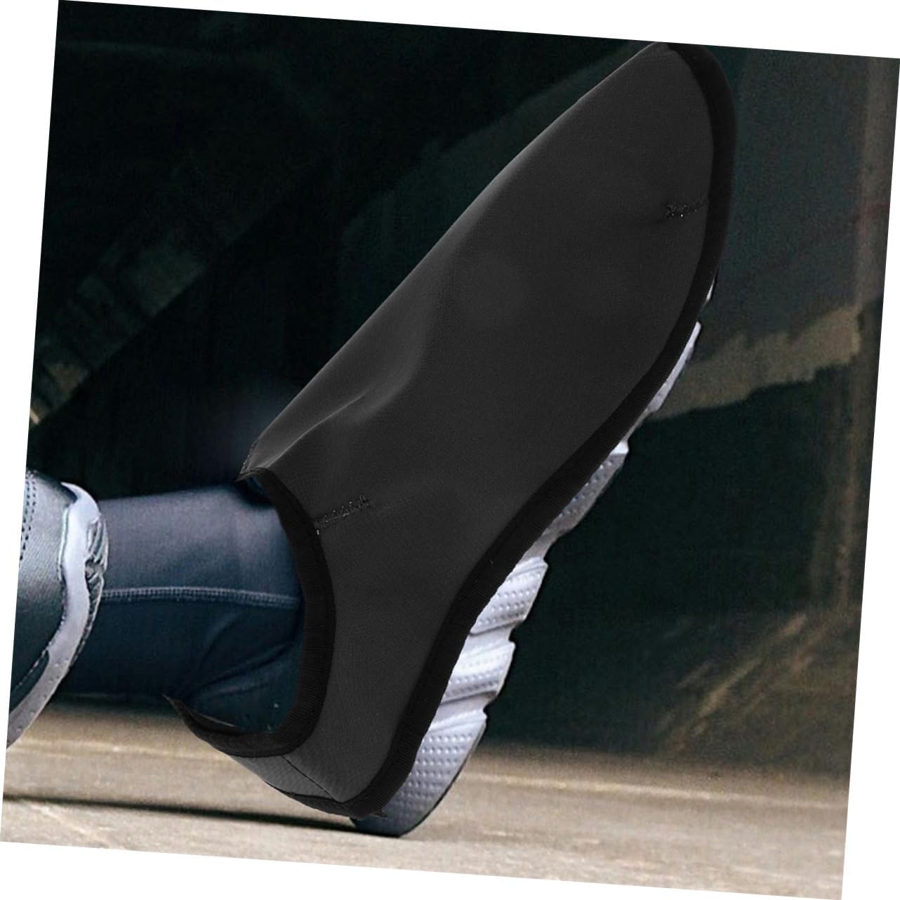 2 Pairs Non Slip Hair Stylist Shoe Covers Reusable Protective Covers for Barbers Comfortable Breathable Design Suitable for All Shoe for Salon Use