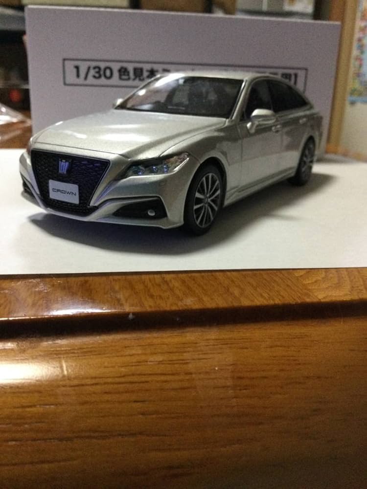 クラウン色見本1/30ミニカー Amazon | トヨタ 新型クラウン 1/30 ミニカー カラーサンプル