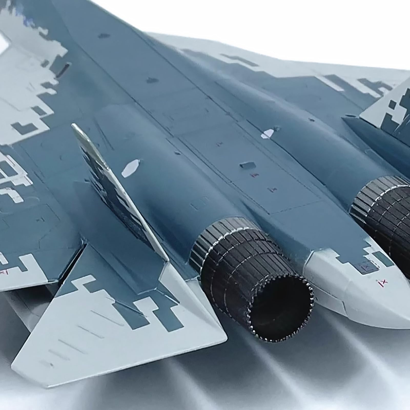 Amazon.co.jp: アロイ 1/72 ロシア空軍 スホーイ Su-57 戦闘機 ダイ