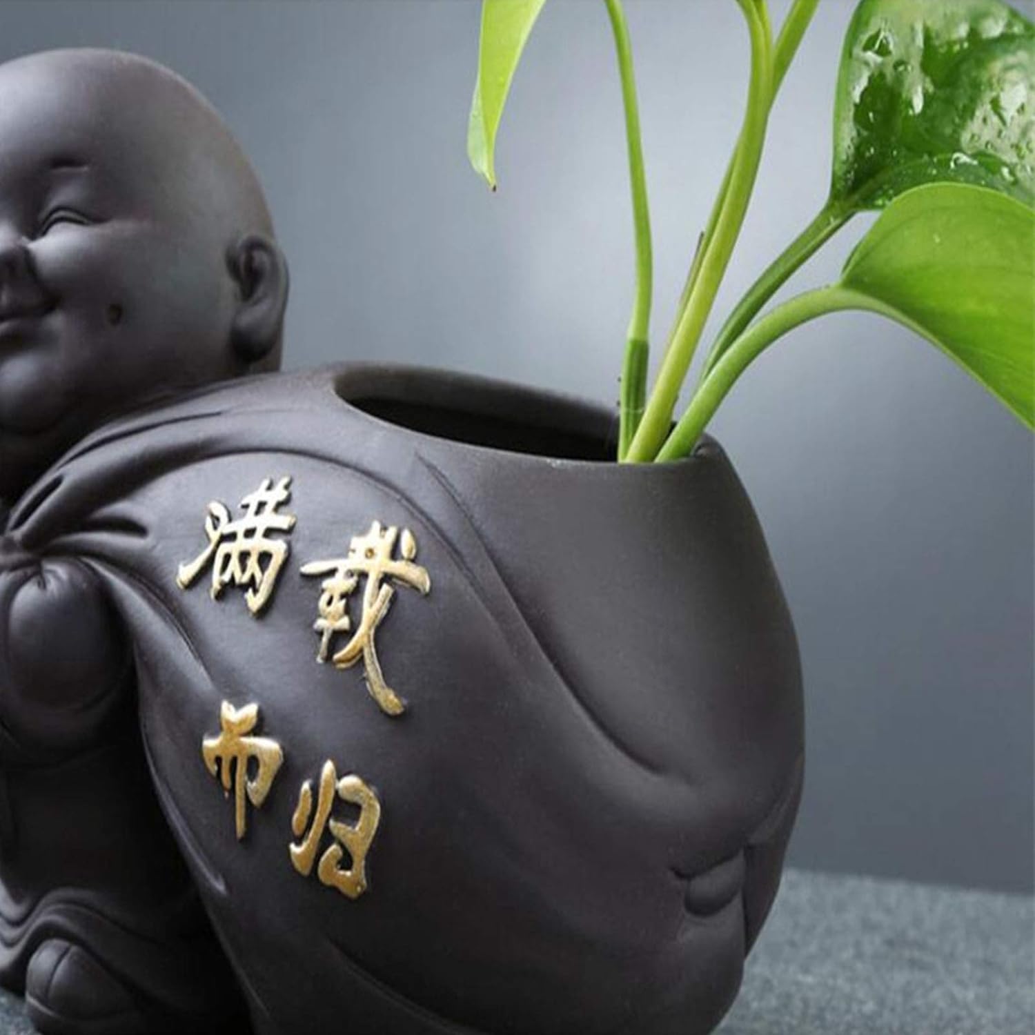 statuetka Buddy, Ceramiczna figurka małego Buddy z dekoracją hydroponicznej doniczki
