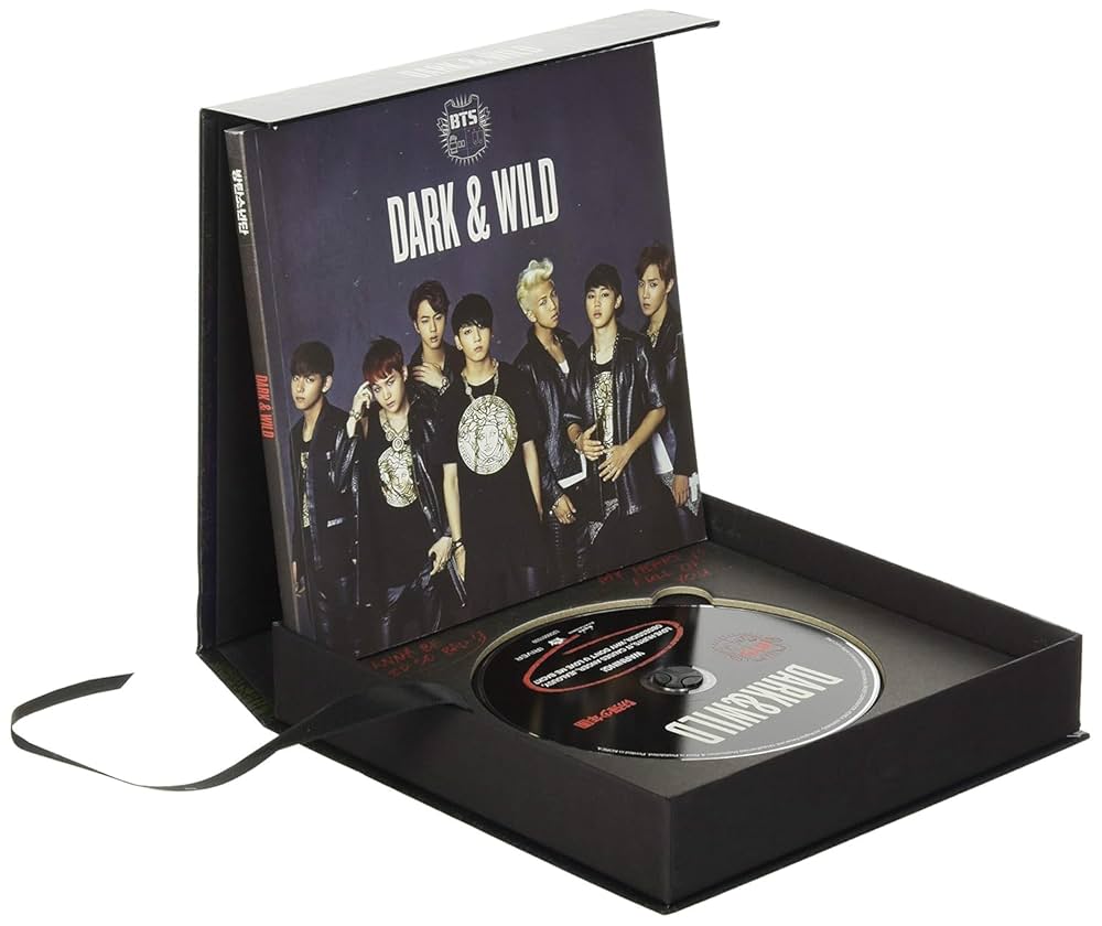BTS DARK&WILD アルバム フルセット DARK & WILD [CD]: Amazon.com.br: CD e Vinil