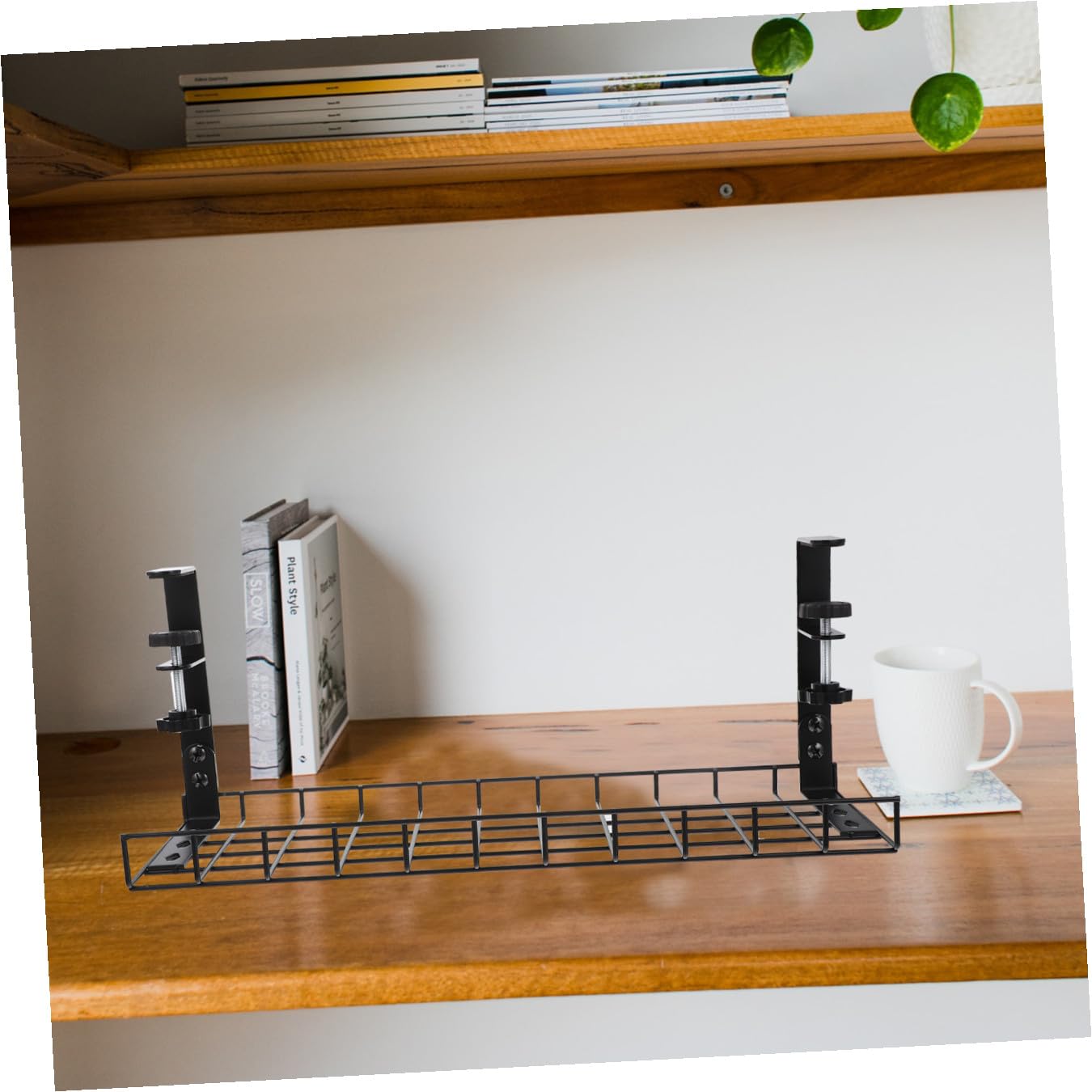 Organizador de Cables de Acero Negro Debajo del Escritorio Diseño Compacto Ajustable para Gestión Práctica y Almacenamiento de Cables y Enchufes