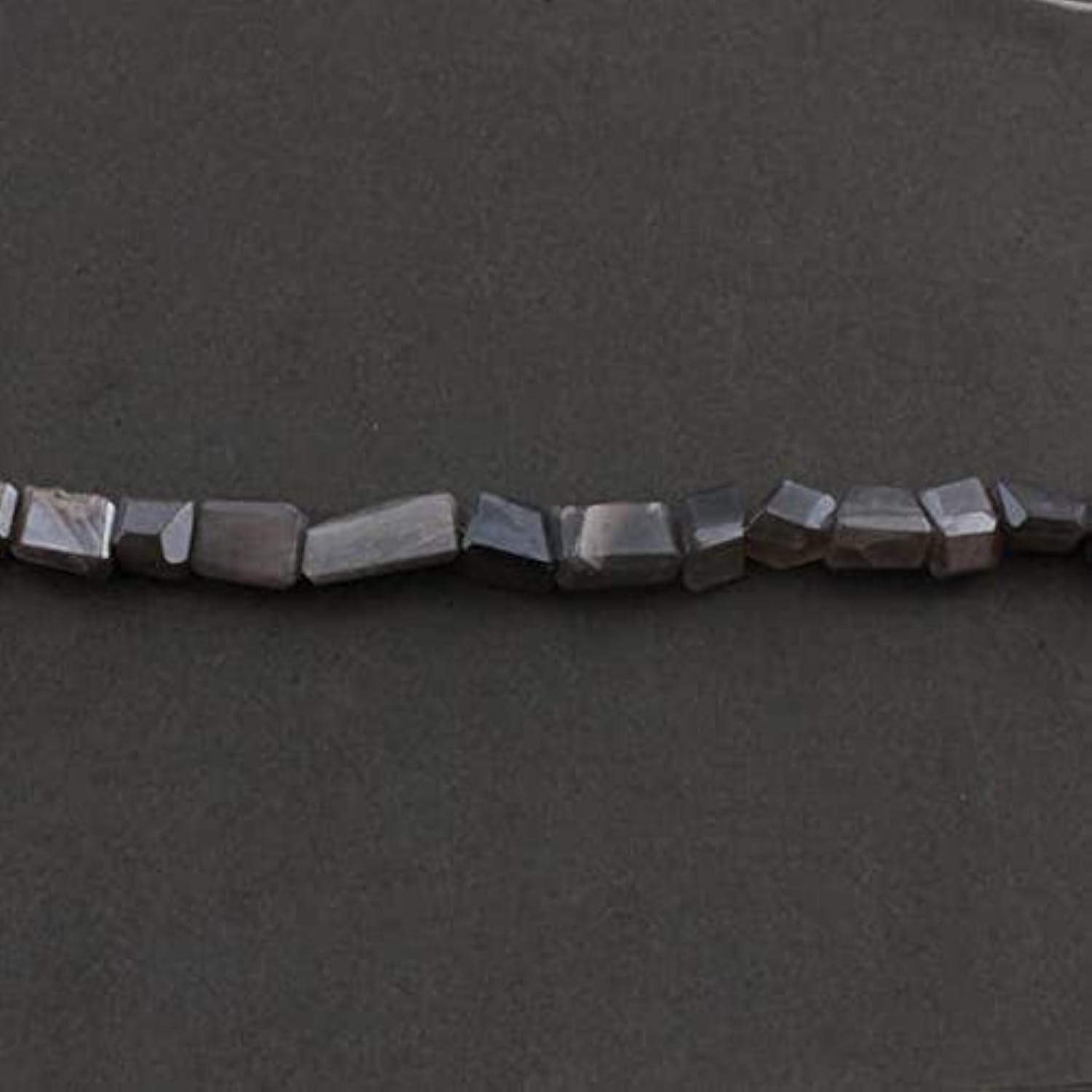 Pierre de lune grise pour raviver l'éclat de vos bijoux faits main ternes