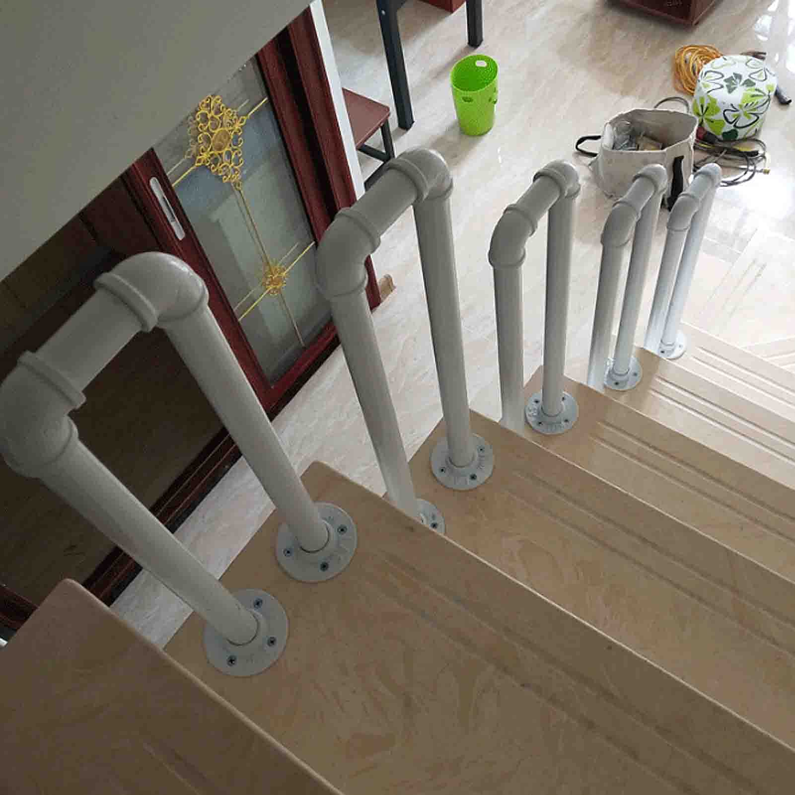 Main courante en U pour marches de jardin et escalier de loft