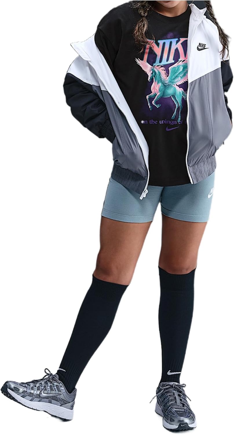 Nike Sportswear Big Kids' (Girls') T-Shirt (Black)