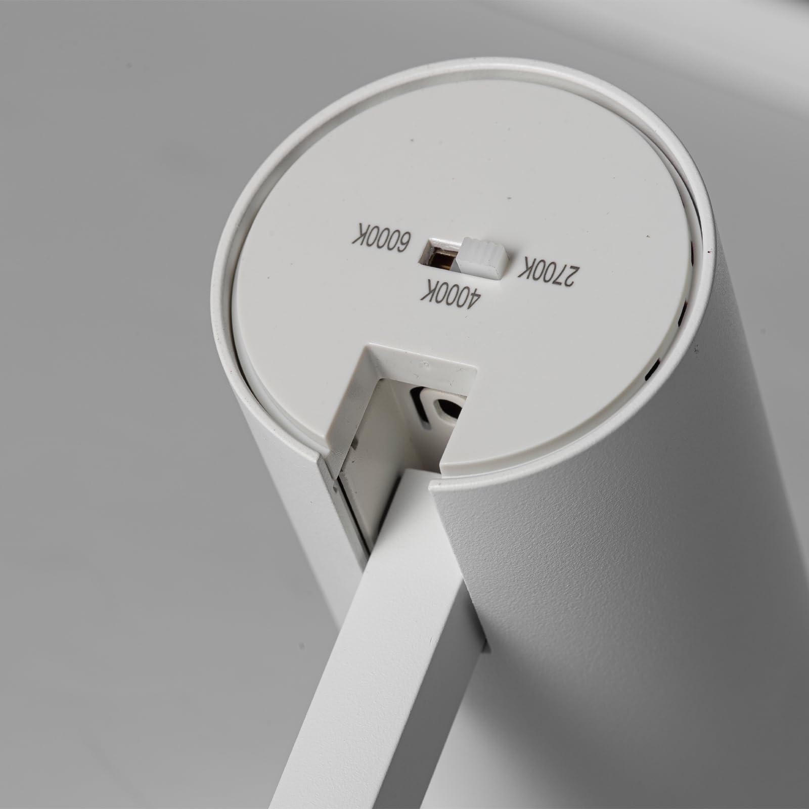 Alpinaluz Foco LED para Carril Monofásico 20W 2000lm CCT Seleccionable 2700K-4000K-6000K Orientable Blanco Mate con Ángulo de Apertura de 40° para Iluminación Comercial y Residencial