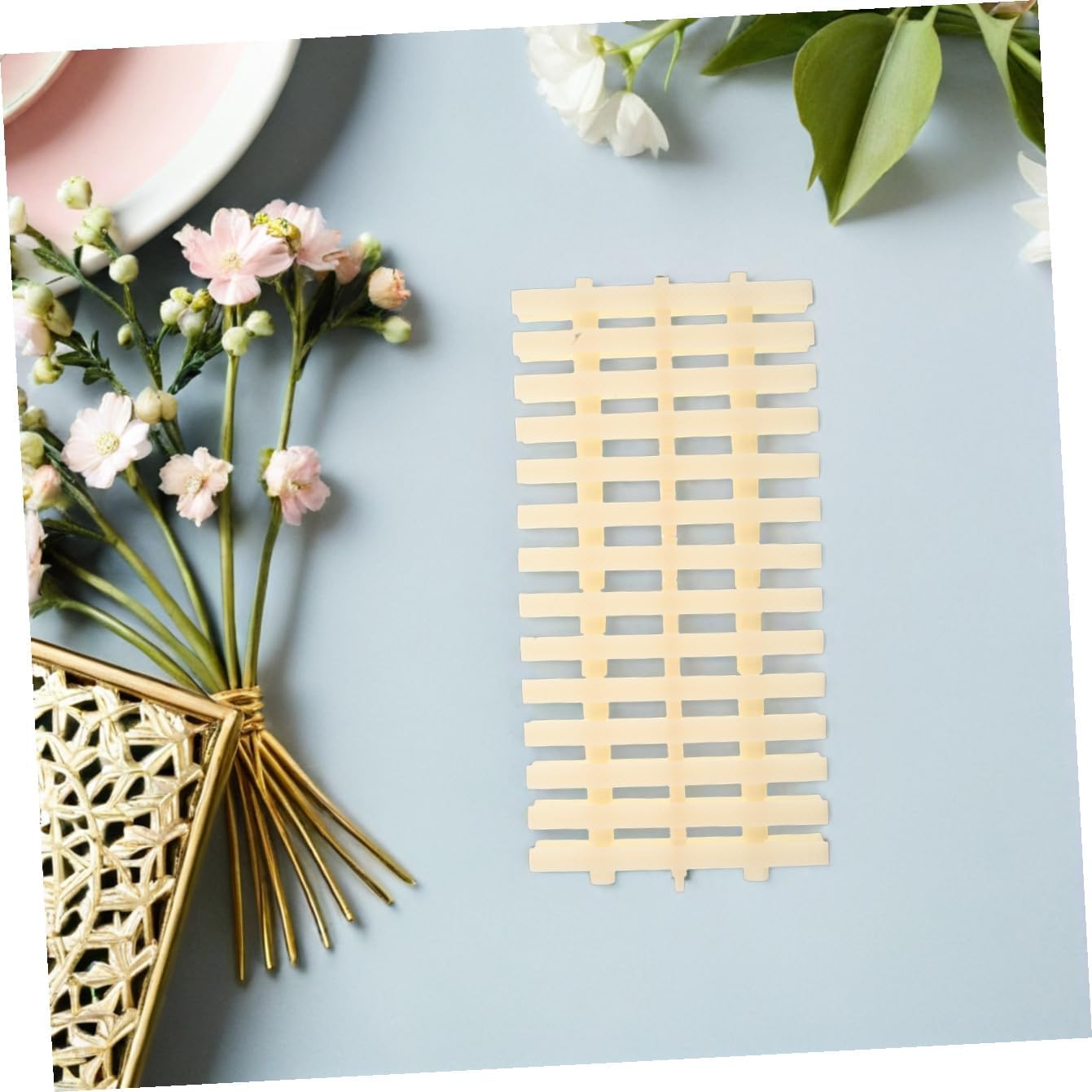 Waterproof Interlocking Mailbox Drainage Mat 35x18cm Non-Slip Plastic Overflow Floor Mat Protective Grid Insert for Outdoor Mailbox Accessories