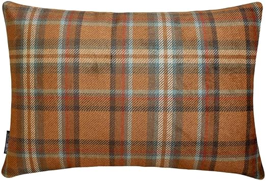 The HomeCentric Lumbar Pillow Cover