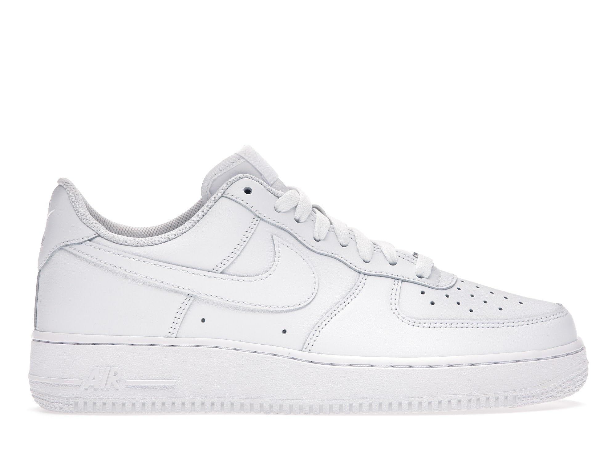 NIKE Men's Air Force 1 '07Basketball Shoe