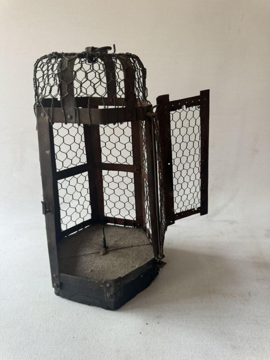 古い網籠 籠 蝿帳 行燈 櫓 置物 吊り下げ 木製 鉄製 レトロ アンティーク いい鉄味の出た吊り灯籠 行燈 | GARAGEMADE ガレージ