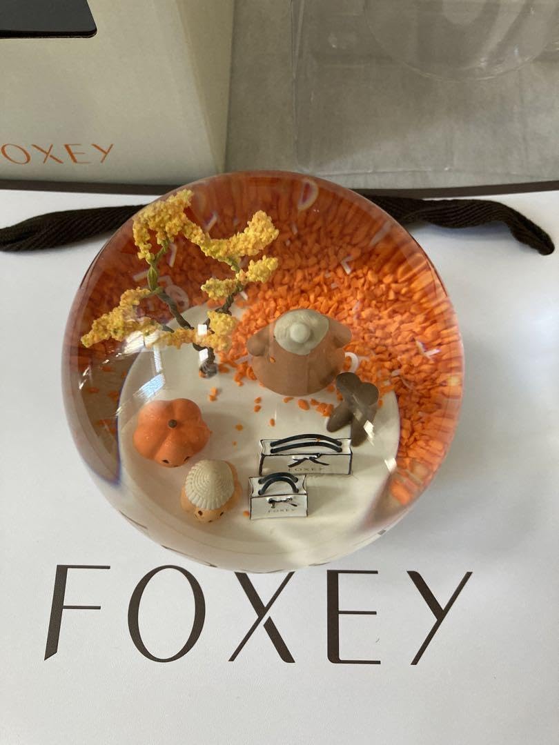 FOXEY - フォクシー ハロウィンドーム Amazon.co.jp: FOXEY フォクシー スノードーム Halloween