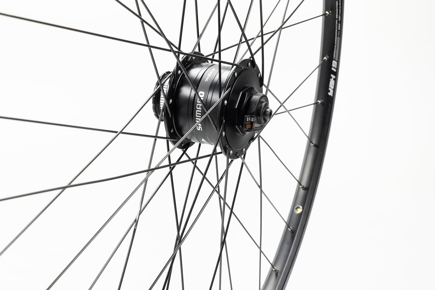 28 Zoll Vorderrad Yak 19 Hohlkammerfelge Schwarz – Nabendynamo DH-3D37-QR – Center Lock Scheibenbremse – 36 Loch – inkl. Felgenband & Speichen