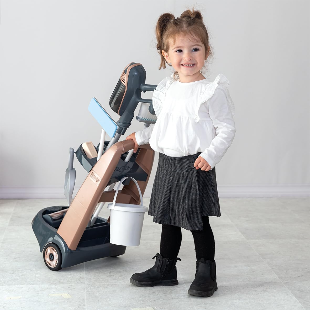 Smoby - Rowenta - Chariot de Ménage + Aspirateur Balai - Jouet d'Imitation - Fonction Electronique - 10 Accessoires - A Partir de 3 Ans - Fabrication Française