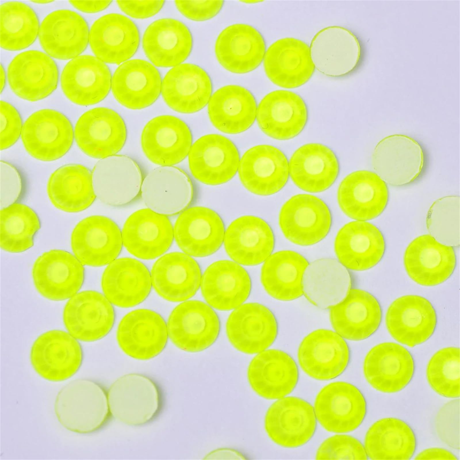 Strass fluorescents pour vêtements et loisirs créatifs customisation lumineuse