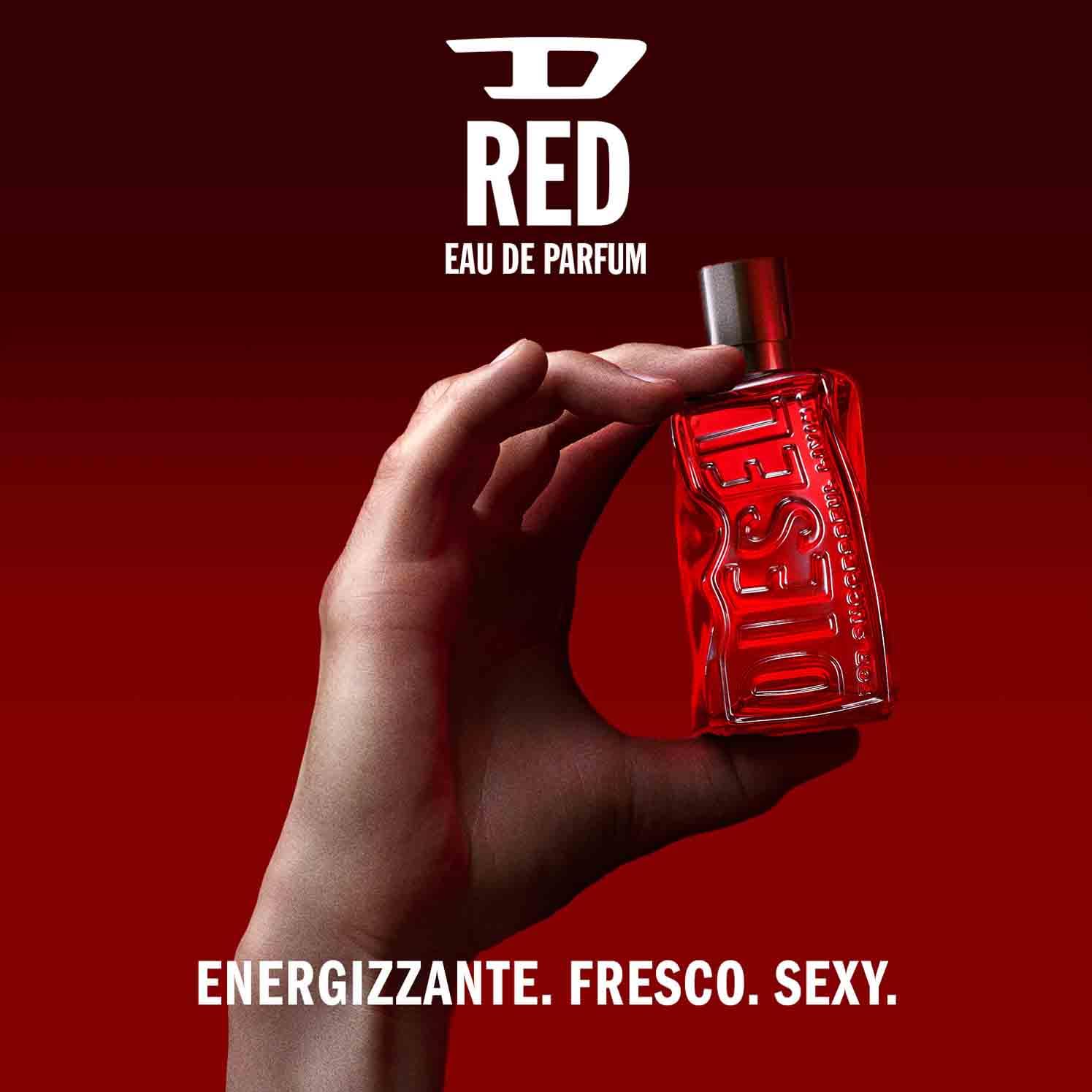 Diesel D Red Eau de Parfum Uomo, Profumo Uomo Fresco e Appassionato, Fragranza Agrumata e Legnosa, Note di Pompelmo Rosso, Lavanda e Legno di Sandalo, A Lunga Durata, Profumo di Lusso per Uomo