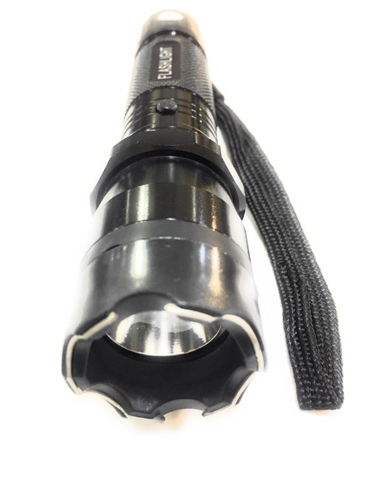 X.5 TACTICAL ŞOKLU FENER Şarjlıdır 2 fonksiyonu vardır. Fener ve kendinizi korumak için şok aleti olarak kullanılabilir. Usb şarj kablosu içerir