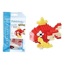 Bandai – Nanoblock – Magikarp – Pokémon – Mini statuina in mattoncini – Gioco di costruzione – Kit di costruzione per la figura di Pokémon Magikarp in stile pixel – NBPM035