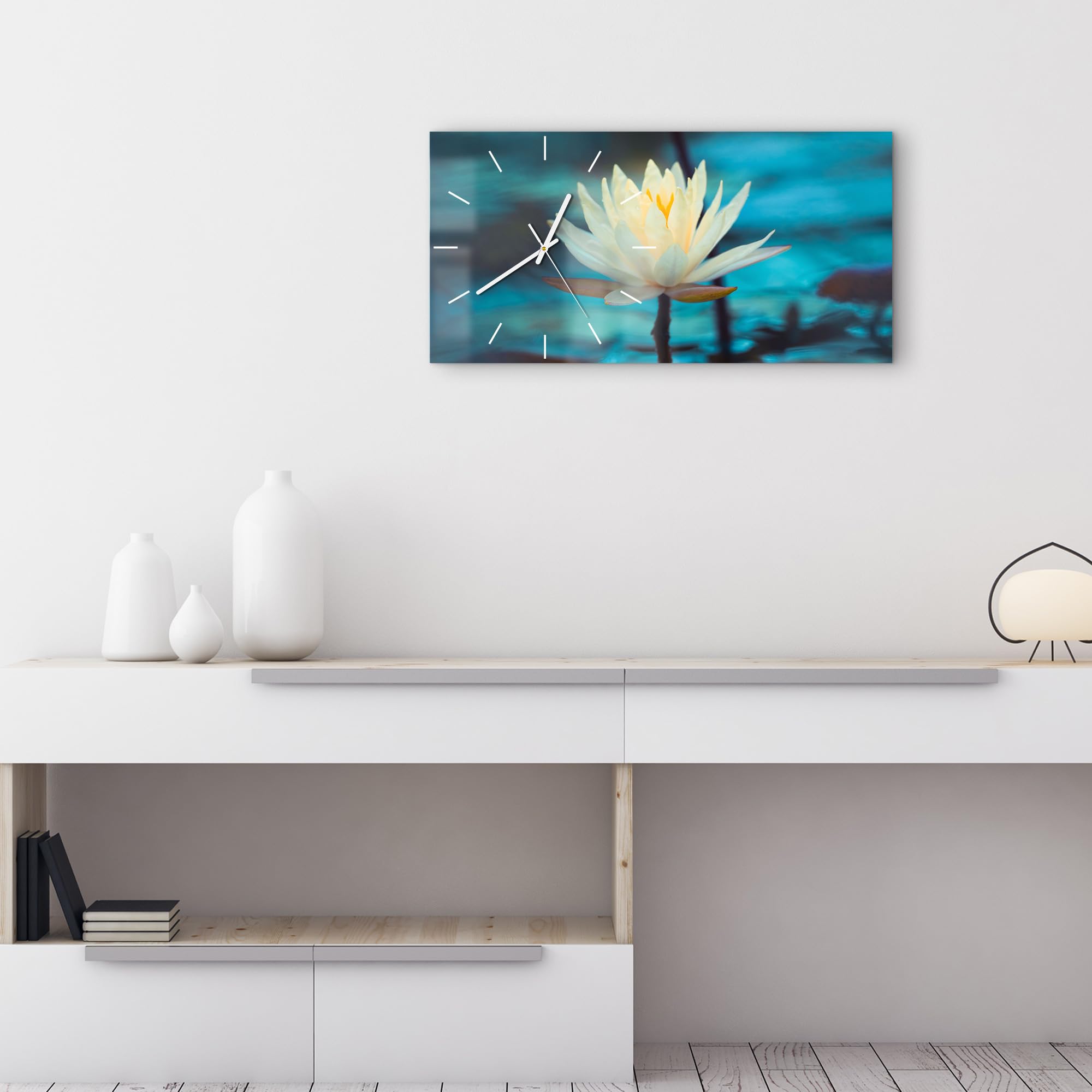DEQORI Szklany zegar | pionowy 60 x 30 cm | motyw lilii wodnych | duży zegar w rozmiarze XXL ze szkła | cichy zegar ścienny do salonu i kuchni | nowoczesny zegar przyciągający wzrok na ścianie