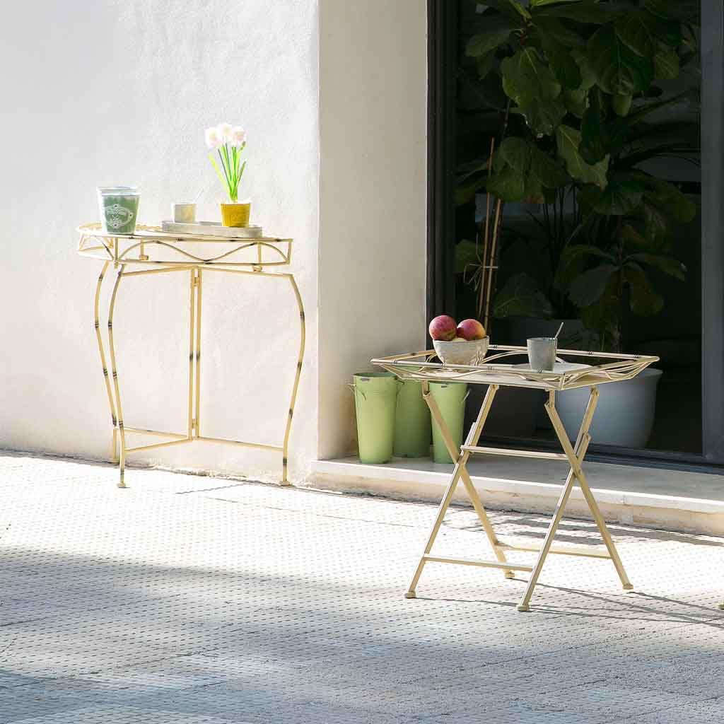 Table d'appoint en métal haut de gamme aux finitions mates minimalistes