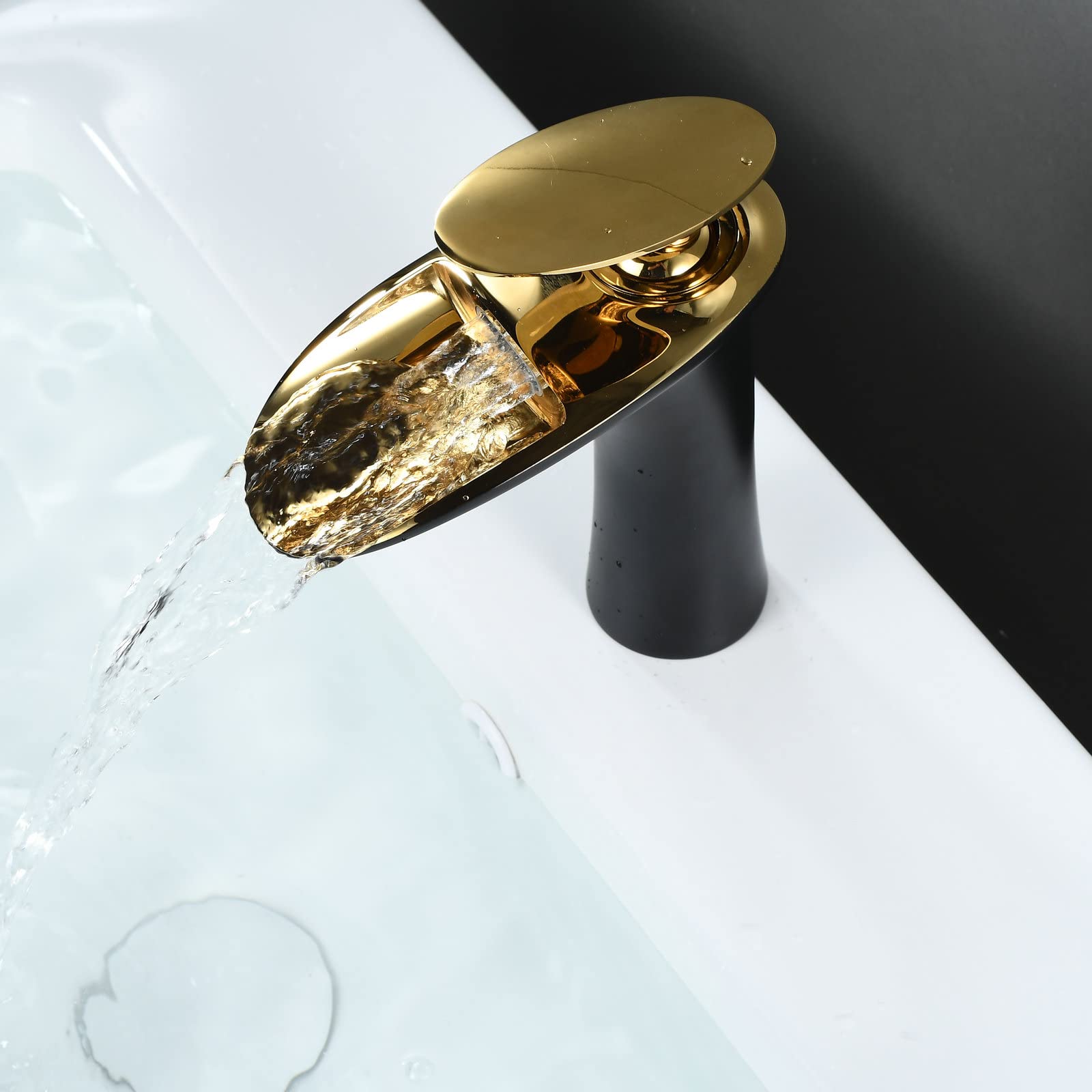SHUNLI Rubinetto Lavabo Cascata Nero Oro, Design Elegante Rubinetto Bagno, Miscelatore Lavabo Rubinetteria in Ottone, Acqua Calda e Fredda Disponibile