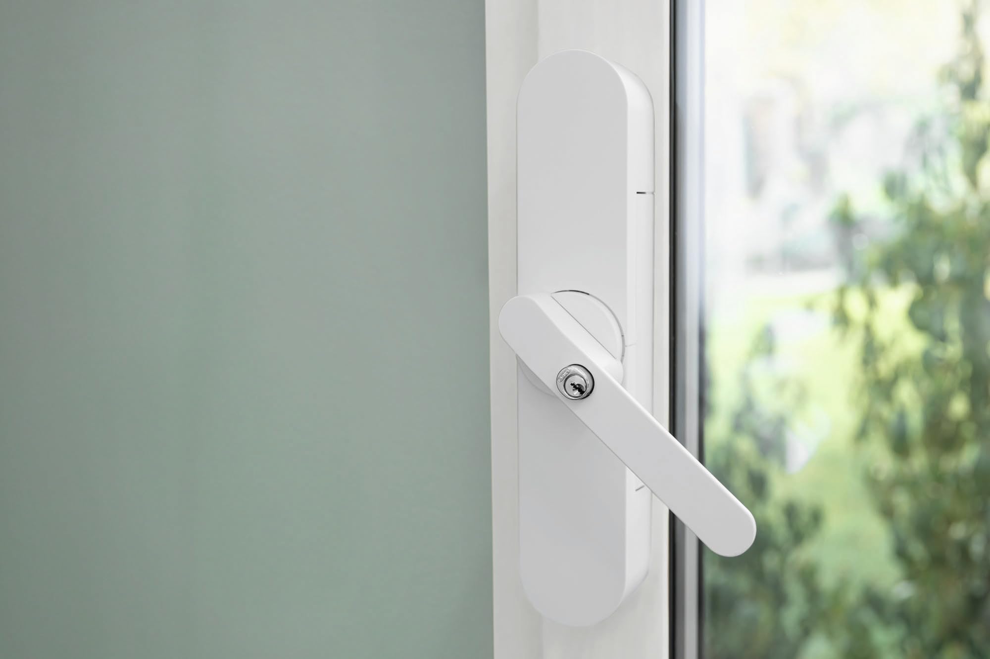 ABUS smarter Fensterantrieb WINTECTO One + WLAN-Brücke BRIDGE One im Set - Terrassentür, Balkontür und Fenster von außen und aus der Ferne öffnen - mit Alarmfunktion und Push-Nachrichten - weiß