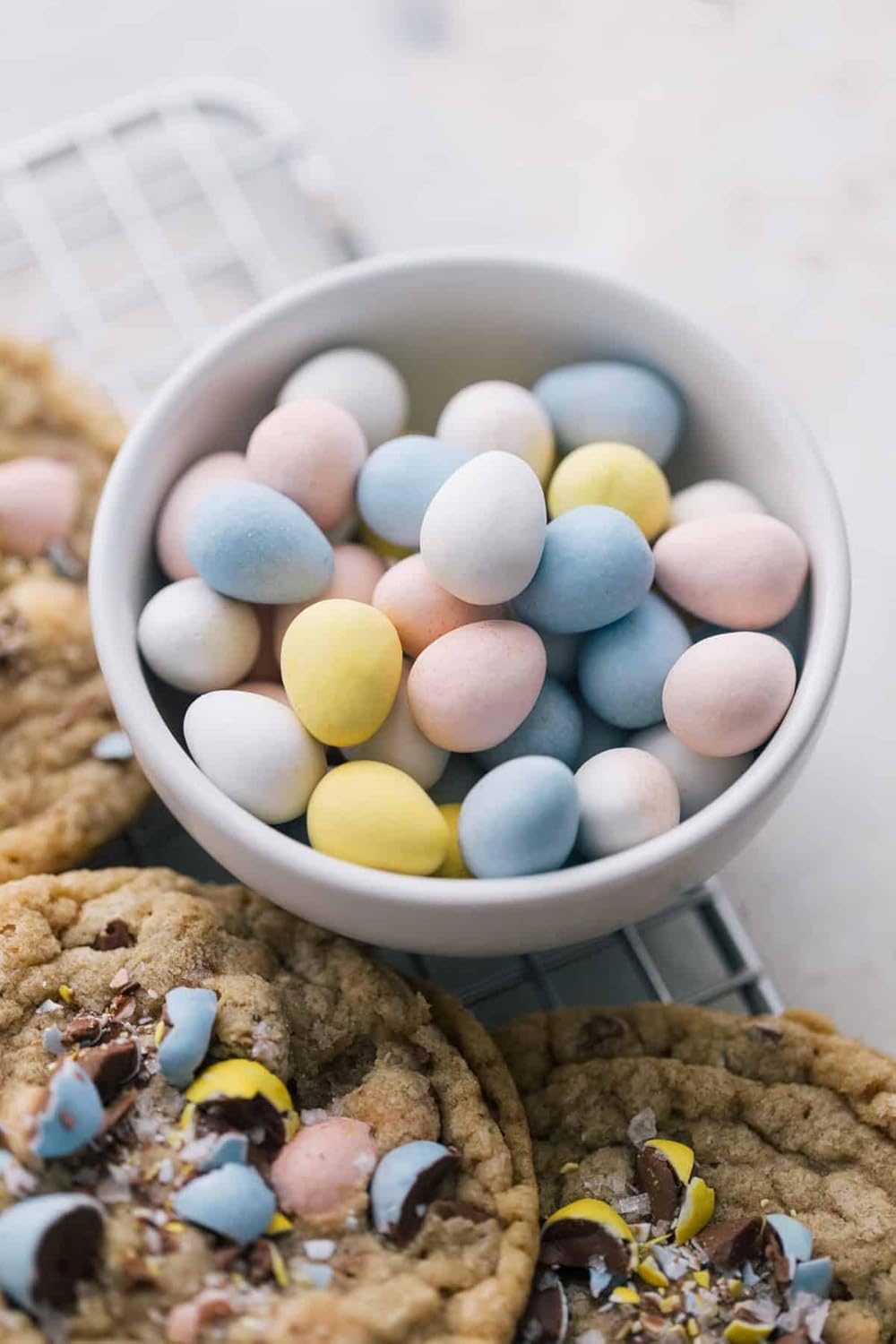 Mini Eggs Milk Chocolate Easter Candy, Bulk 2 Lb Fun Size Packs Chocolate Eggs in Crisp Sugar Shell, Individually Wrapped Basket Filler, Egg Stuffer