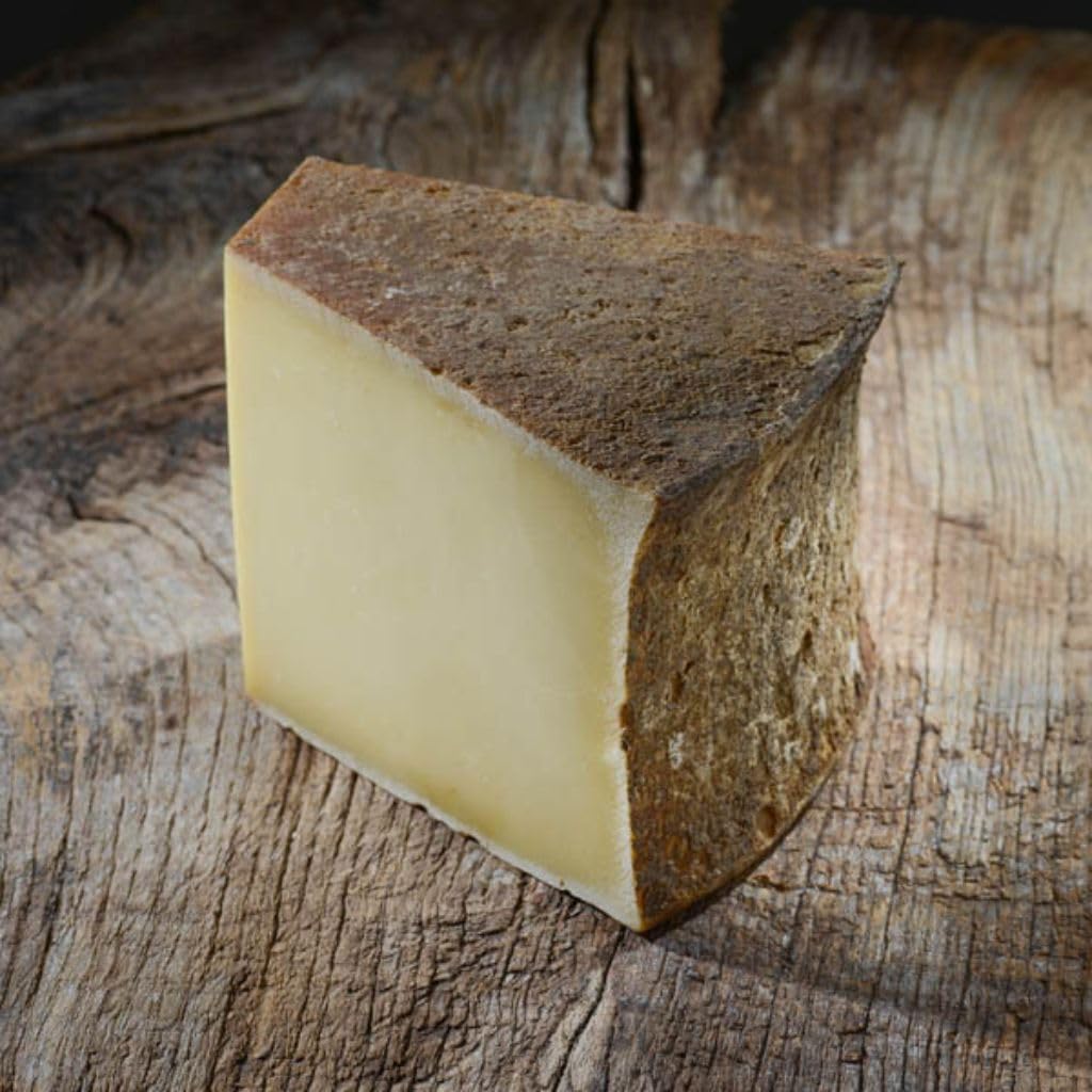 Beaufort Chalet Alpage AOP - 500gr - Fromage Savoyard d'Exellence 18 mois d'affinage - fabrication artisanale - Pâte jaune dorée aux arômes complexes qui fond en bouche