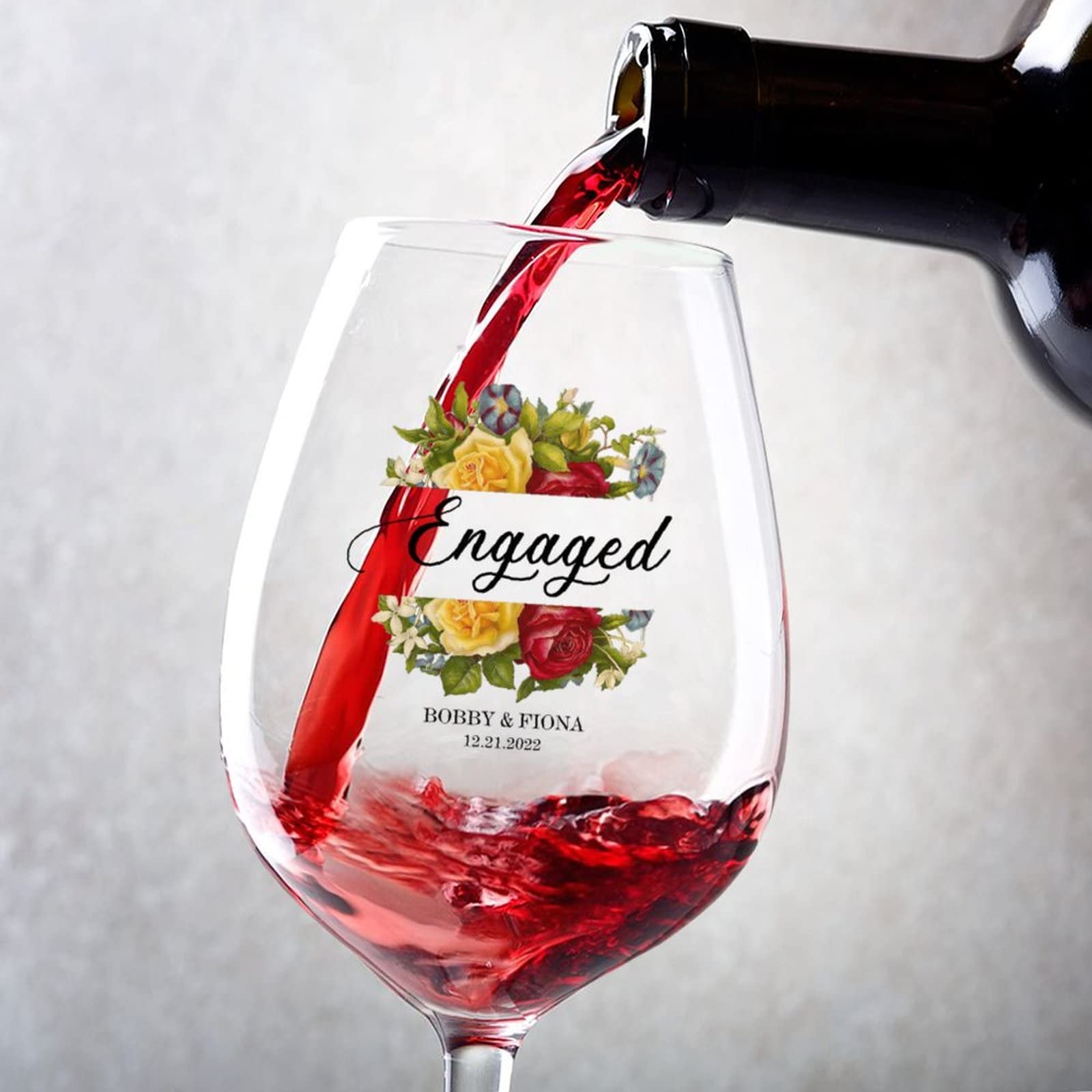 Verres à vin personnalisés pour fiançailles : le cadeau de mariage idéal