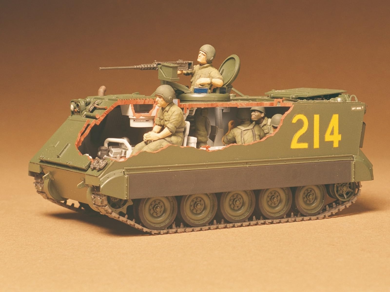 Tamiya M113 U.S Armoured Personnel Carrier - 1:35 Military -: Buy