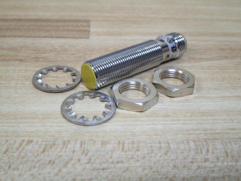 TURCK BI2-M12-AN6X-H1141 (46066), 1 LED, 10-30 VDC, 12MM Size, 2MM Range, 4 PIN, EMBEDDABLE, EUROFAST M12 Male, INDUCTIVE, Normally Open, NPN (Sinking), Partial Thread, Sensor, Standard, Straight
