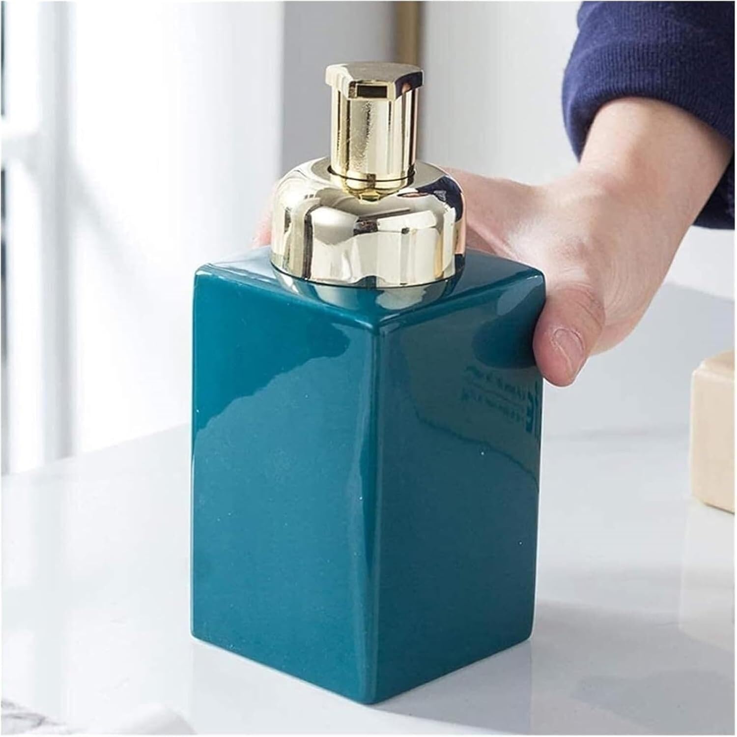Seifenspender, Badezimmer, Flasche, eleganter Keramikschaum mit goldenen Pumpflaschen, 420 ml.(White)