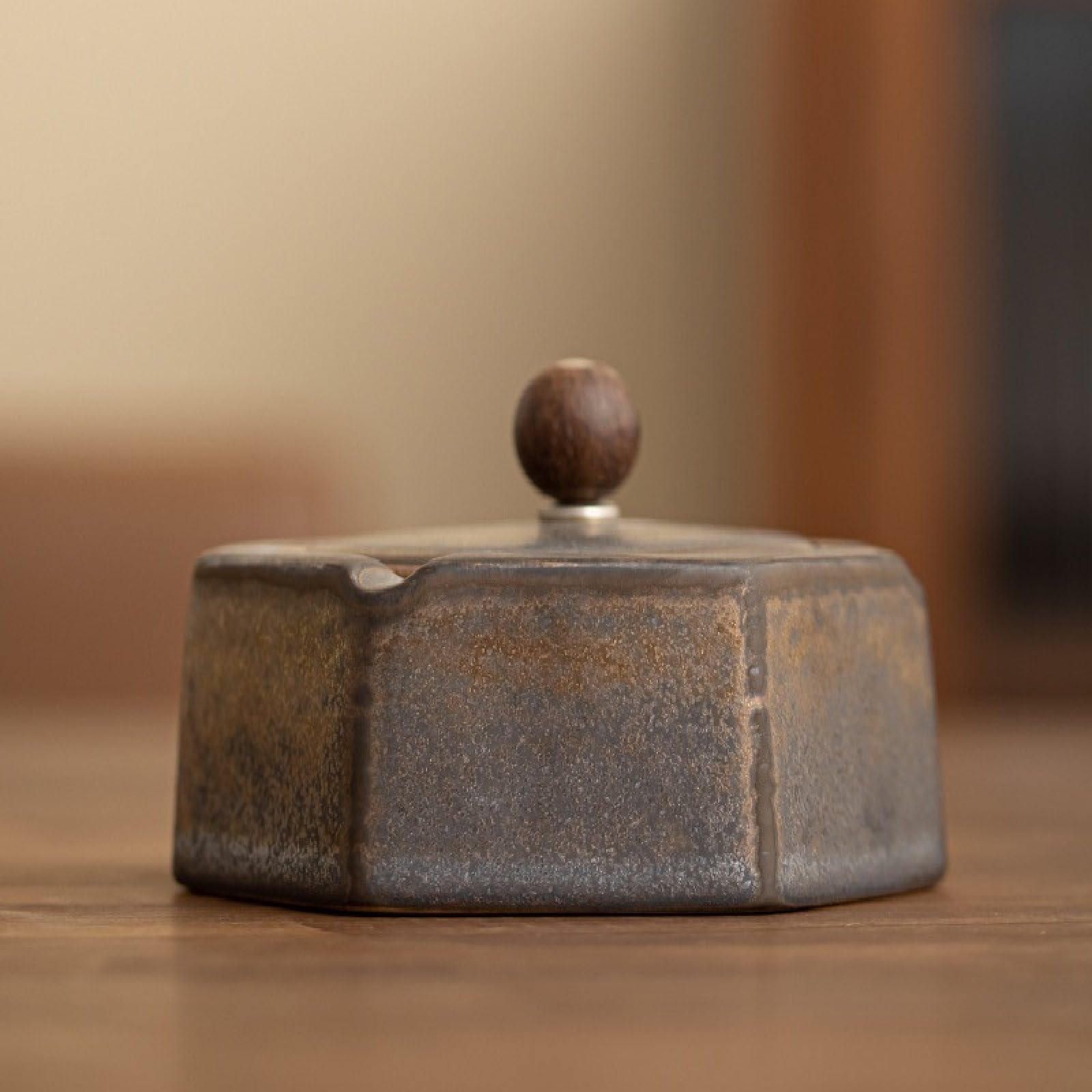 Cendrier avec couvercle étanche pour table basse et balcon