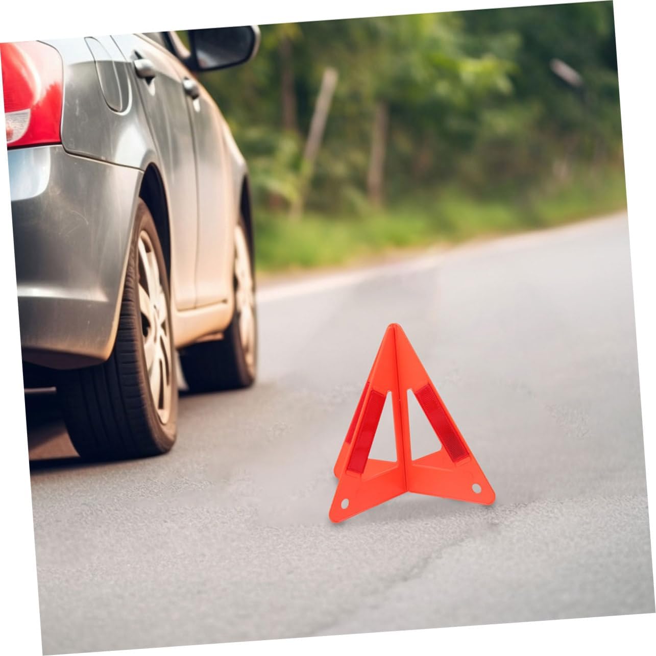 GLEAVI 4pcs Reflective Warning Triangle Kit Roadside Safety Reflectors for Vehicle Emergencies Compact Design for Accidents and Breakdowns Essential Road Triangle Sign