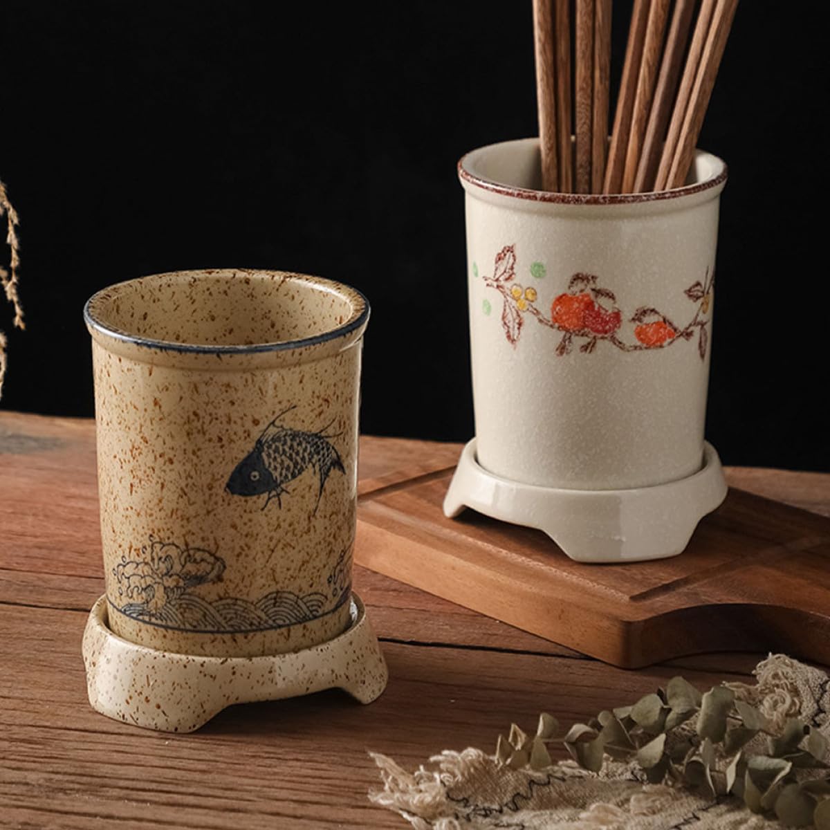 KICHOUSE Keramik Essstäbchenhalter im Japanischen Stil mit Abtropffunktion und Festem Stand Eleganter Küchenutensilienhalter für Küchendekoration