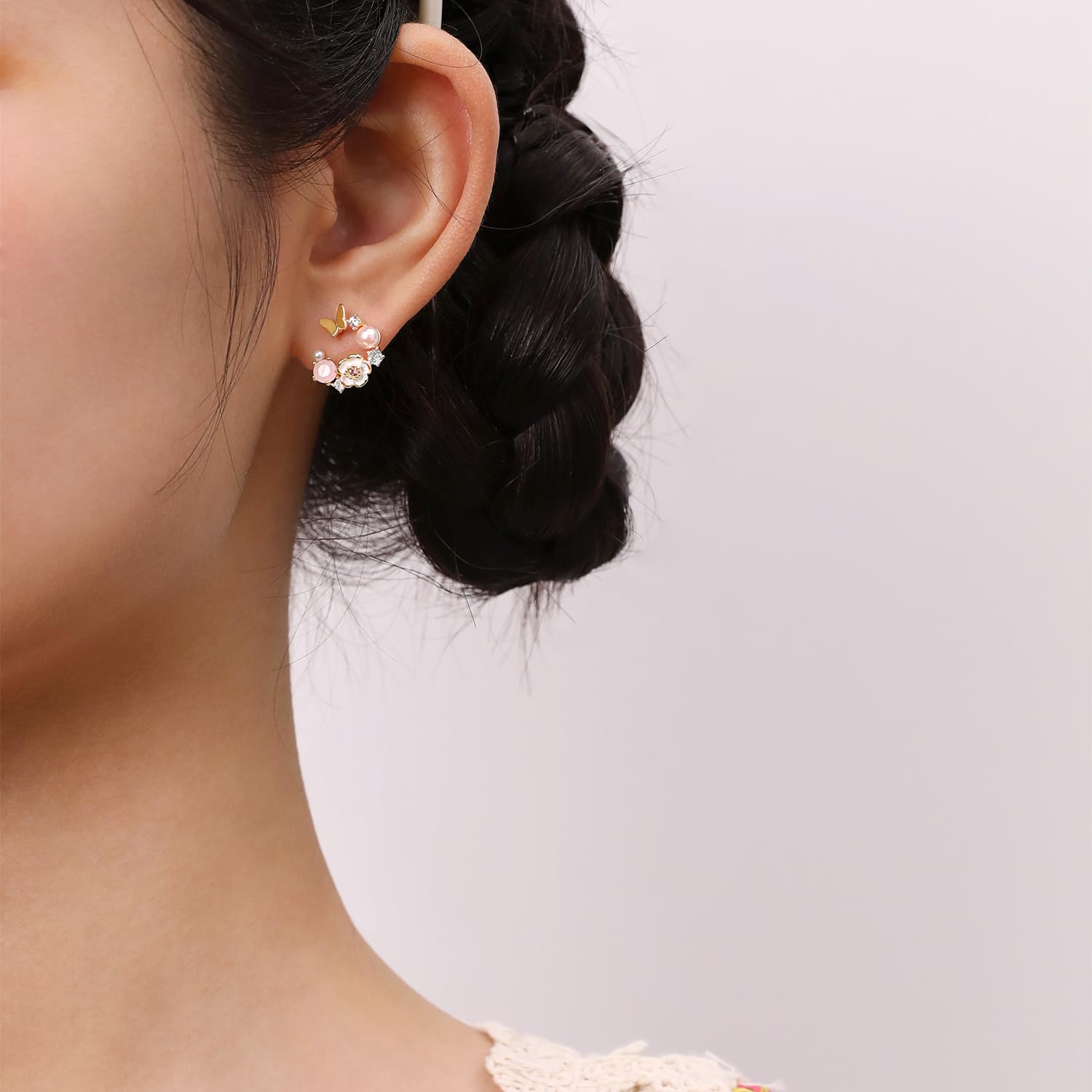 Meissa Orecchini di fiori di perle fatti a mano per le ragazze Dainty Butterfly Studs con Cubic Zirconia rosa Regali di gioielli floreali ipoallergenici, Oro, pietra rosa