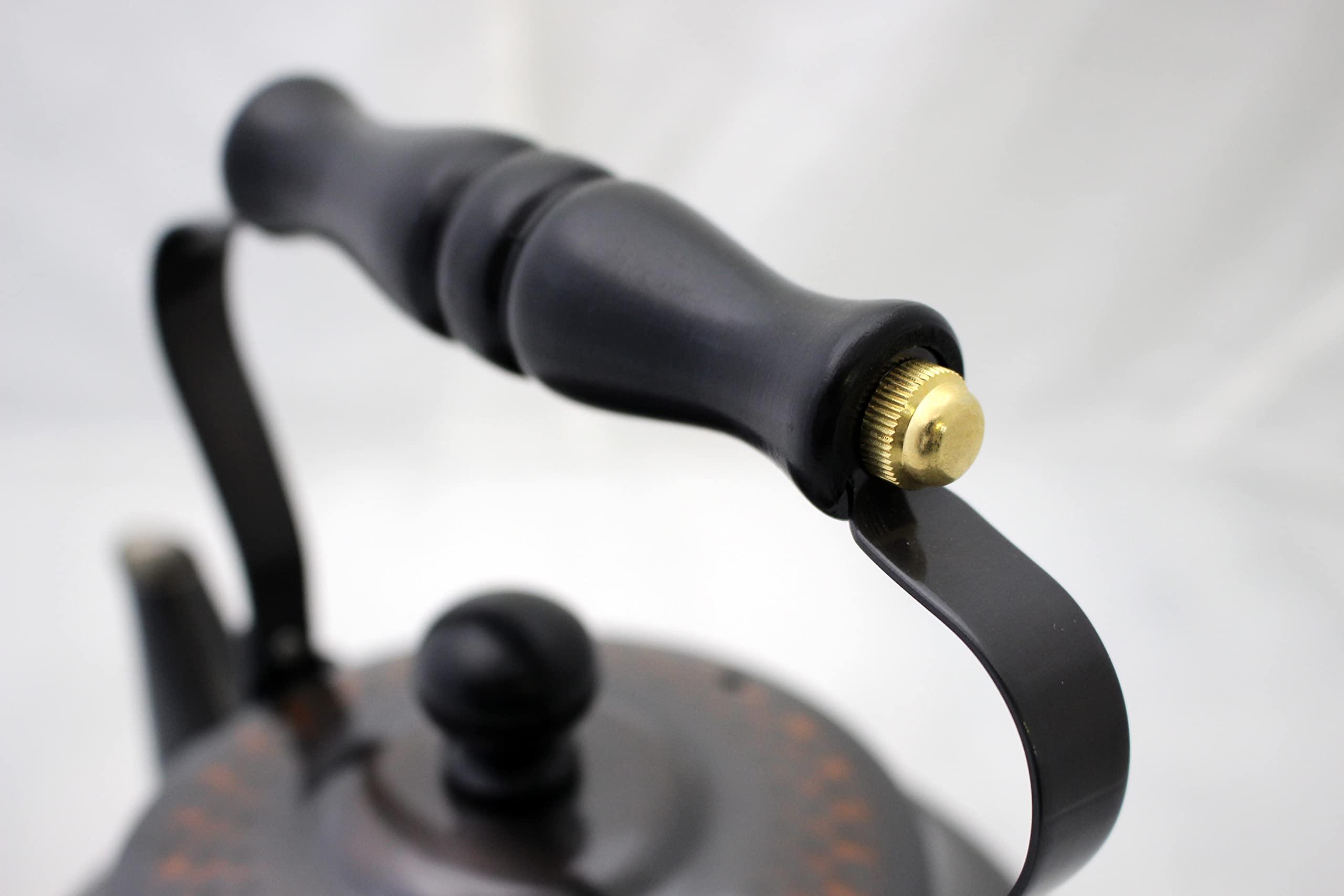 Amazon｜新光堂 日本製 赤銅仕上げ 鎚目 湯沸し 2L(木柄) ギフト