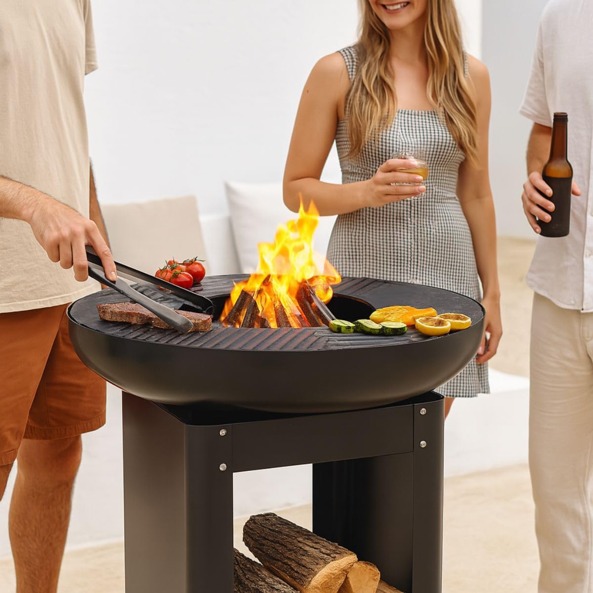 BBQ Collection 3-in-1 Feuerschale mit Grillrost - Feuerkorb 61 x 90 cm - Outdoor Küche mit Teppanyaki und BBQ Grillplatte - Plancha BBQ mit Holzlagerplatz - Gartenkamin für Außen - Metall