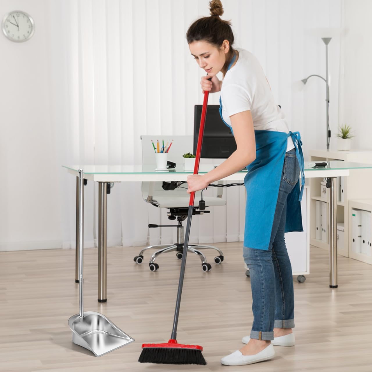 Healeved Recogedor Inoxidable De 31.69X10.62X9.64 Pulgadas con Mango Ergonómico para Cocina Y Hogar Pala De Limpieza Metálica para Basura Tolva De Basura Práctica para Interiores Y Exteriores