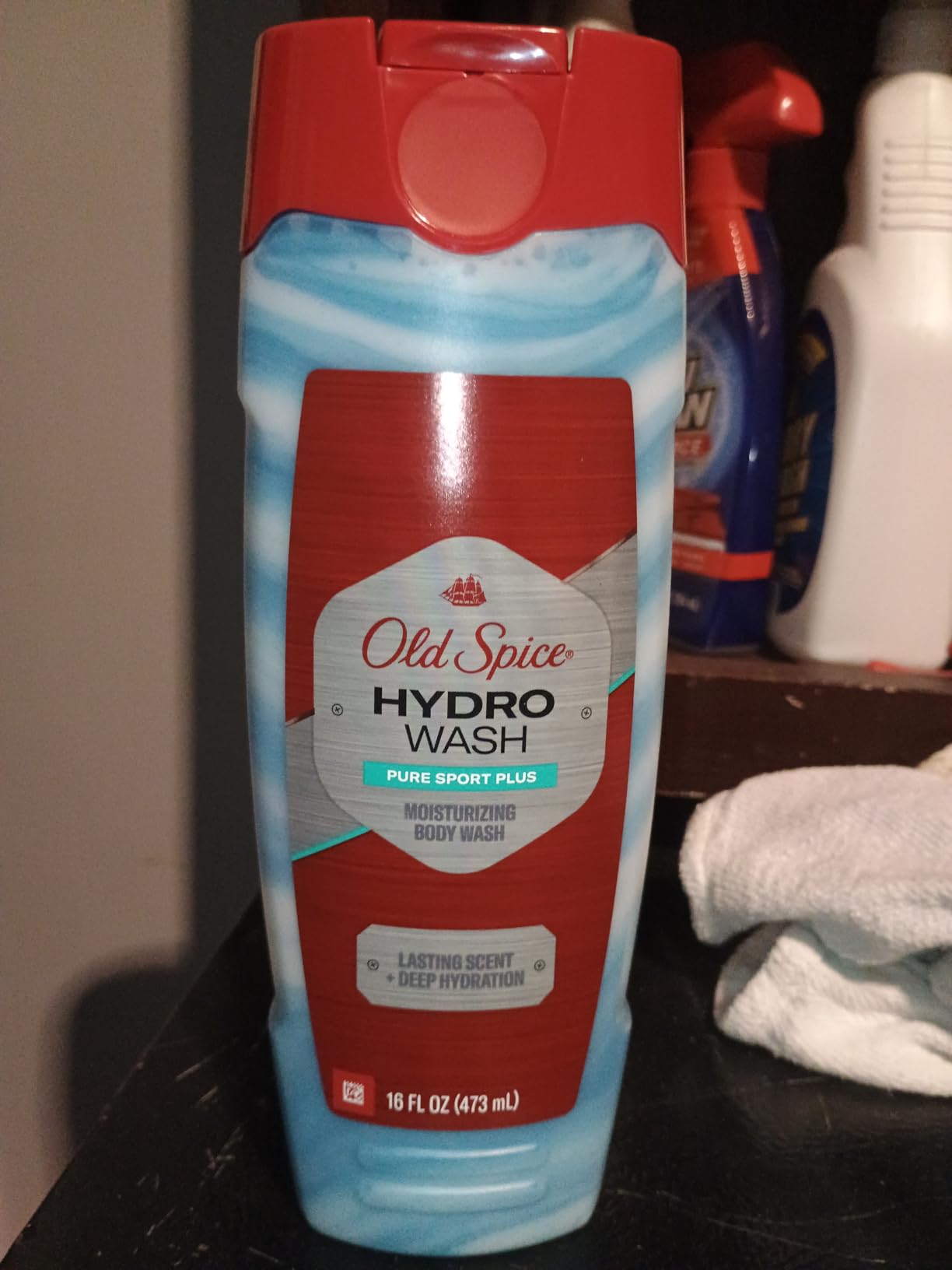 Old Spice Moisturizing Body Wash for Men, Hydro Wash, 2-in-1 Long Lasting Scent & Powerful Hydration to Fight Dry Skin, 24/7 Shower Fresh, Pure Sport Scent, 16 oz (Pack of 4)