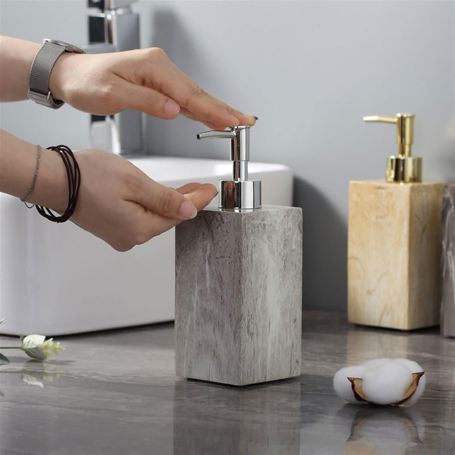 Kitchen Soap Dispenser Resin Soap Dispenser Luxury Lotion Bottle Shampoo Shower Gel Subbottling 500ML Large Capacity Soap Dispensers Bathroom Soap Dispenser(C)
