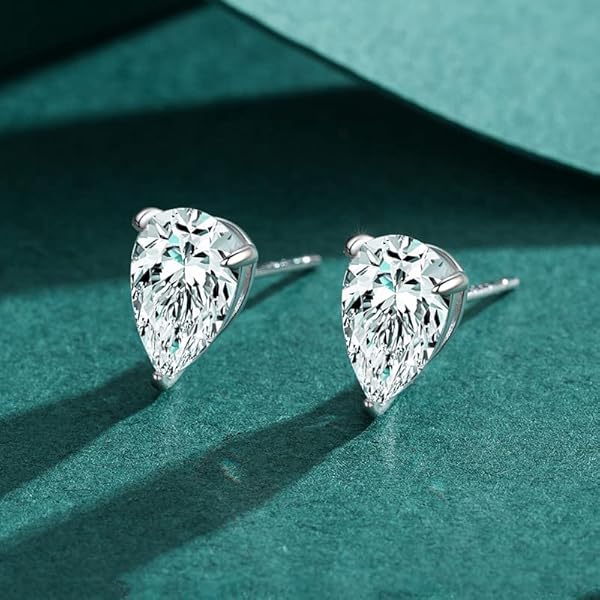 Vintage Sterling Silver Örhängen, Valentines Örhängen Silver Sterling Silver Stud Örhängen Vit Annan form Cubic Zirconia 6,7x7,1 mm vattendroppsform