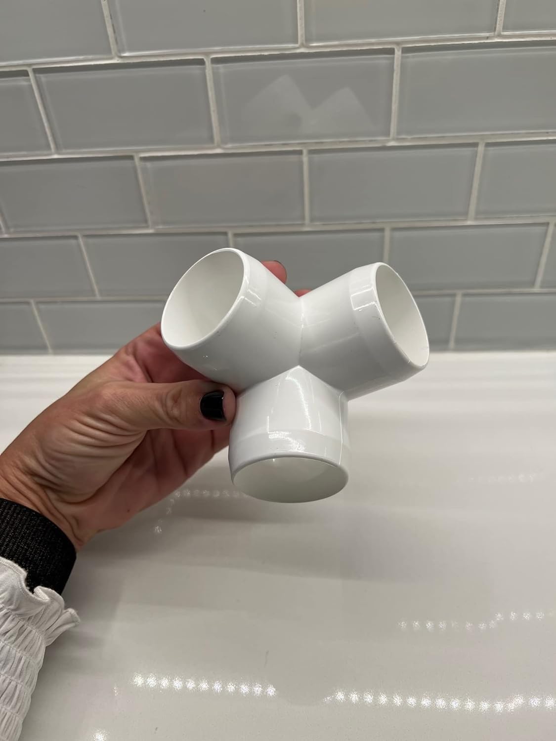 3 Way PVC Pipe Elbow Fitting in White 1.25 Inches, IPP4407-01