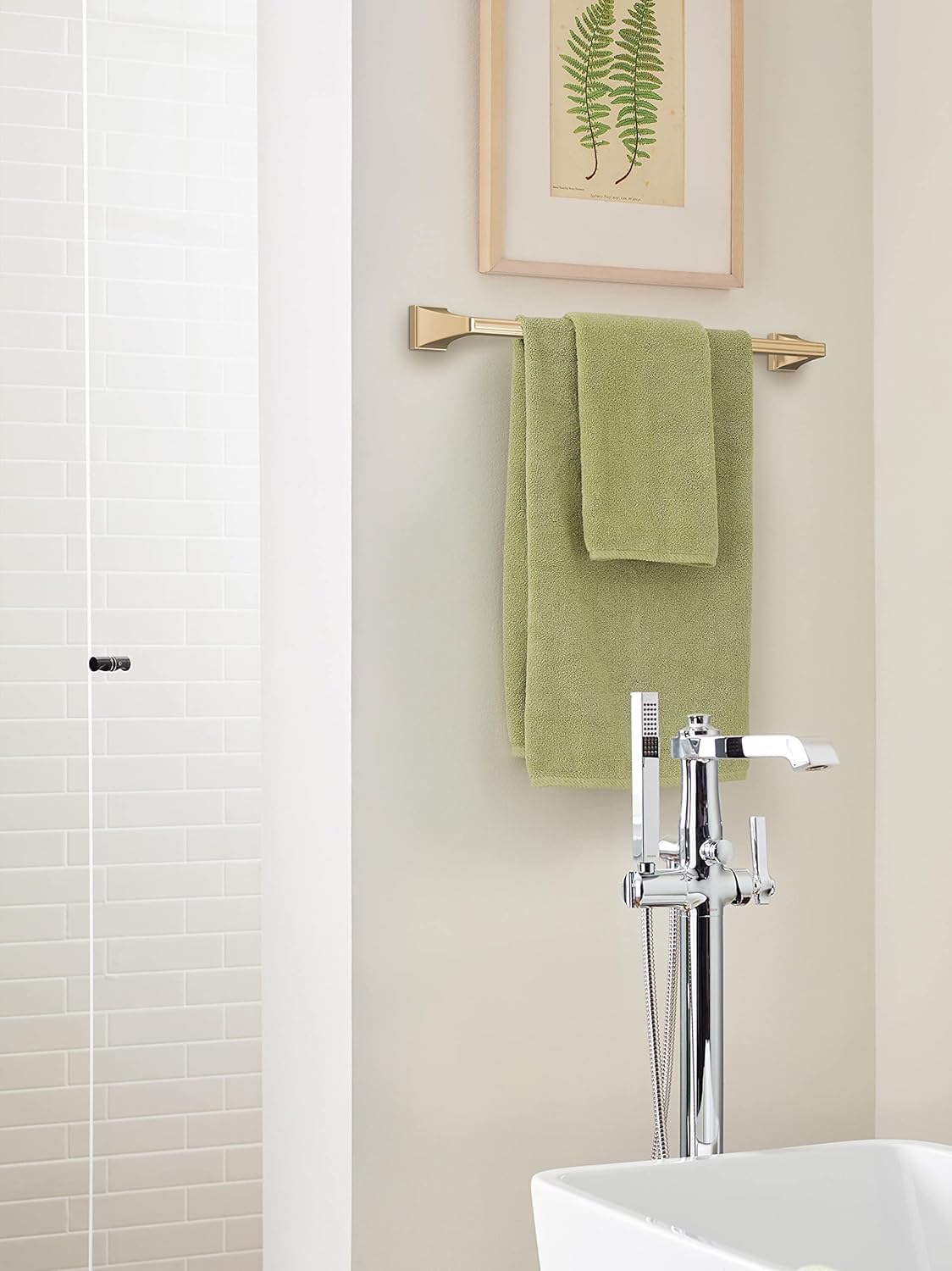 Amerock BH36024CZ | Champagne Bronze Towel Bar | 24 in (610 mm) Towel Rack | Mulholland | Bathroom Towel Holder | Bathroom Hardware | Bath Accessories