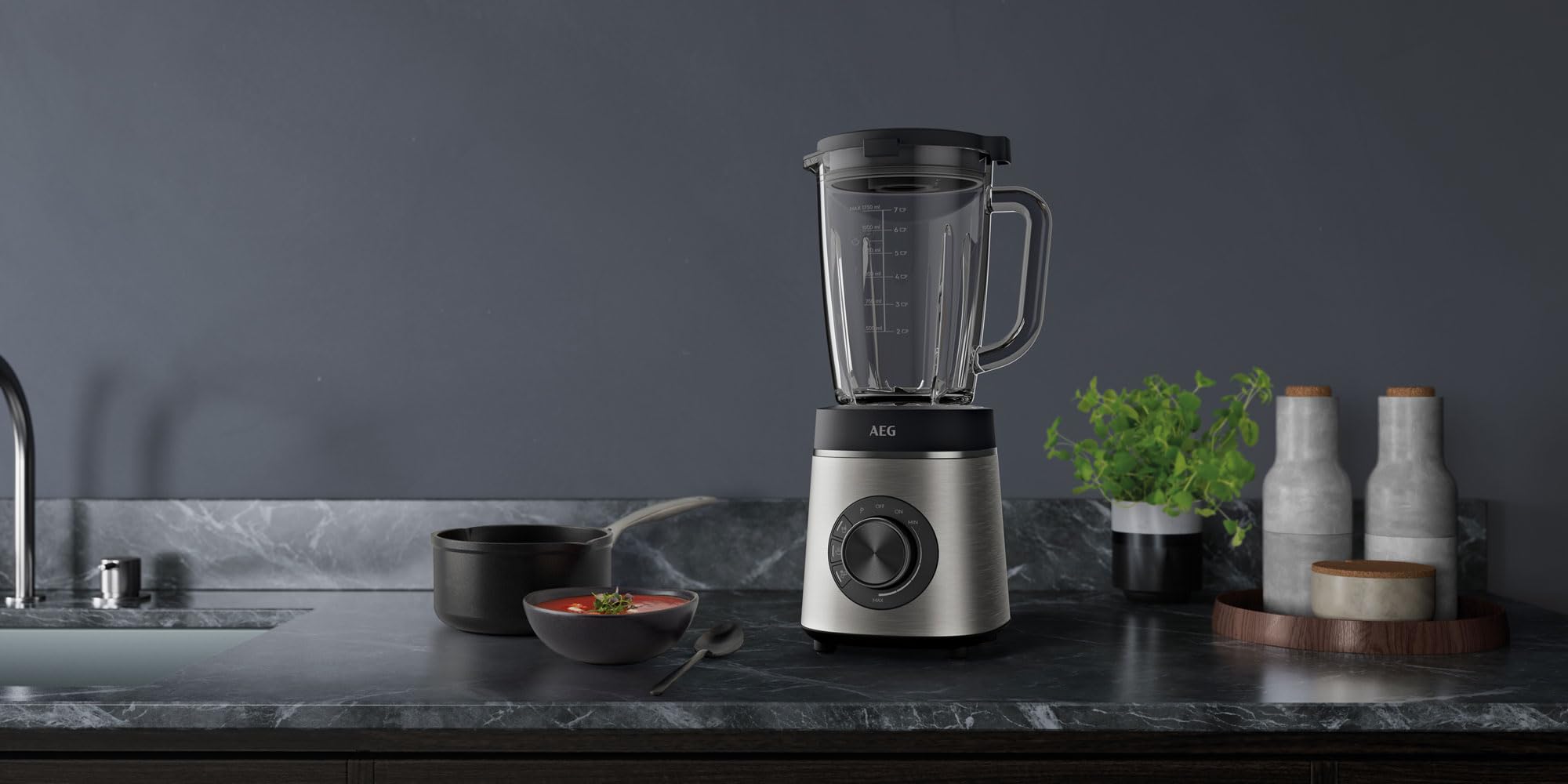 AEG TB6-1-6ST - Batidora de Vaso, Potencia 1400W, Jarra de Vidrio 1.75L, Sin BPA, 6 Cuchillas Revestidas de Titanio, 3 Programas Predefinidos, Apta Lavavajillas, Licuadora de Acero Inoxidable